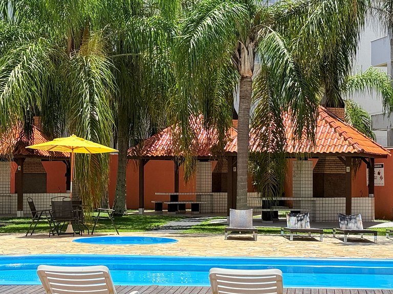 Caminhe 150 m até a praia, volte p/piscina e quiosque com ch