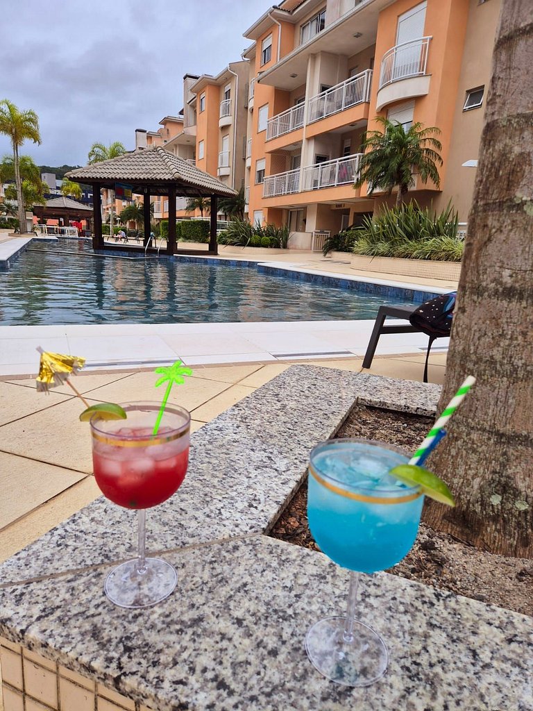 Refúgio tranquilo c/Piscina e 150m do mar-Ingleses