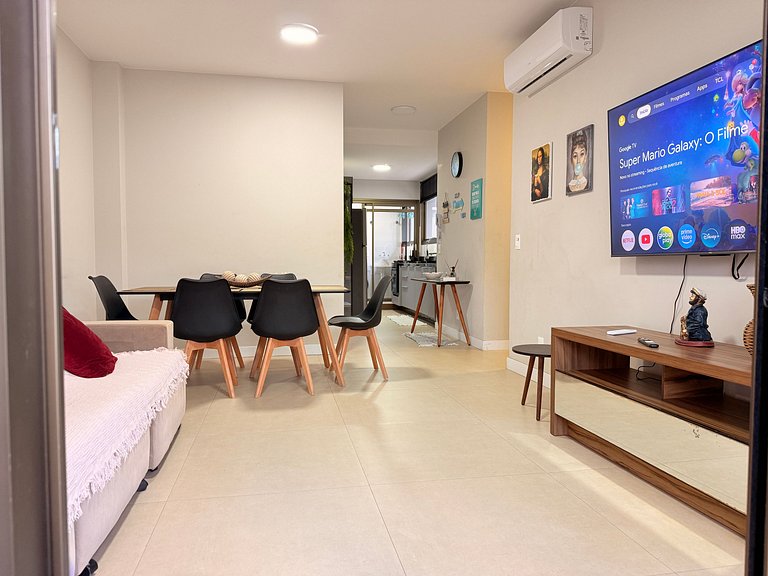 Conforto e Praia: Apê em residencial à beira-mar