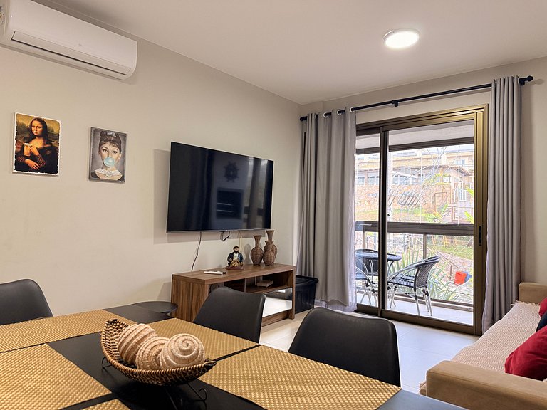 Conforto e Praia: Apê em residencial à beira-mar