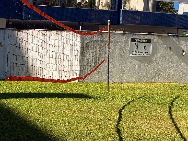 Caminhe 150 m até a praia, volte p/piscina e quiosque com ch