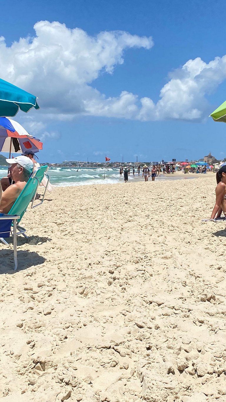 Caminhe 150 m até a praia, volte p/piscina e quiosque com ch