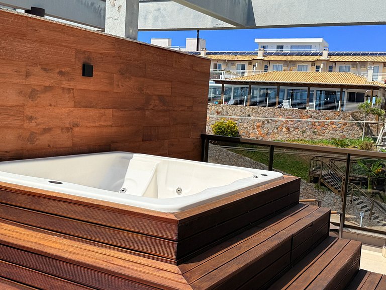 Cobertura c/ jacuzzi à beira-mar