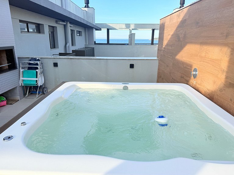 Cobertura c/ jacuzzi à beira-mar