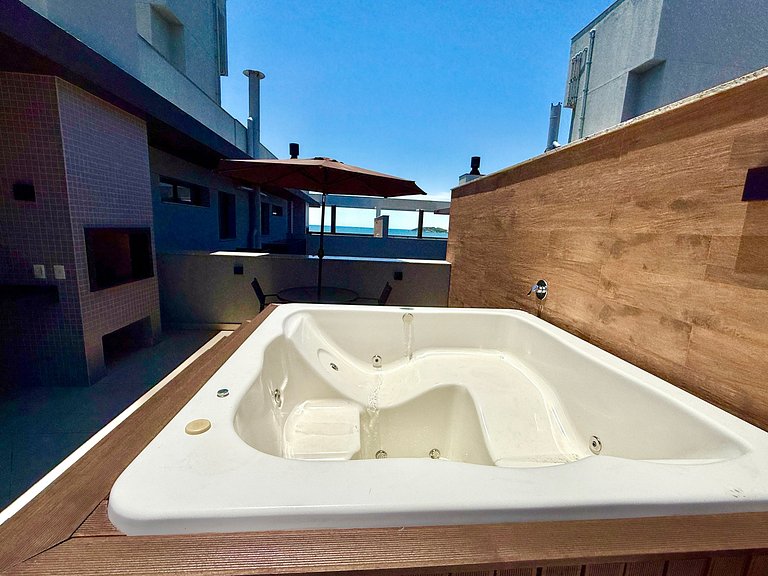 Cobertura c/ jacuzzi à beira-mar