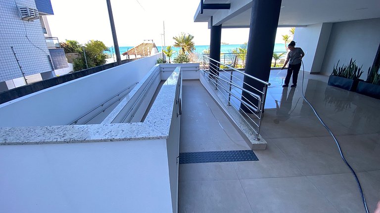 Conforto e Praia: Apê em residencial à beira-mar