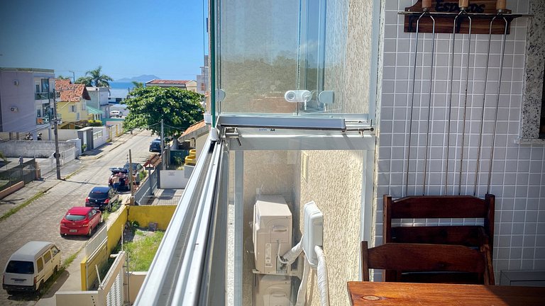 Sol e praia c/ piscina em apto iluminado c/conforto