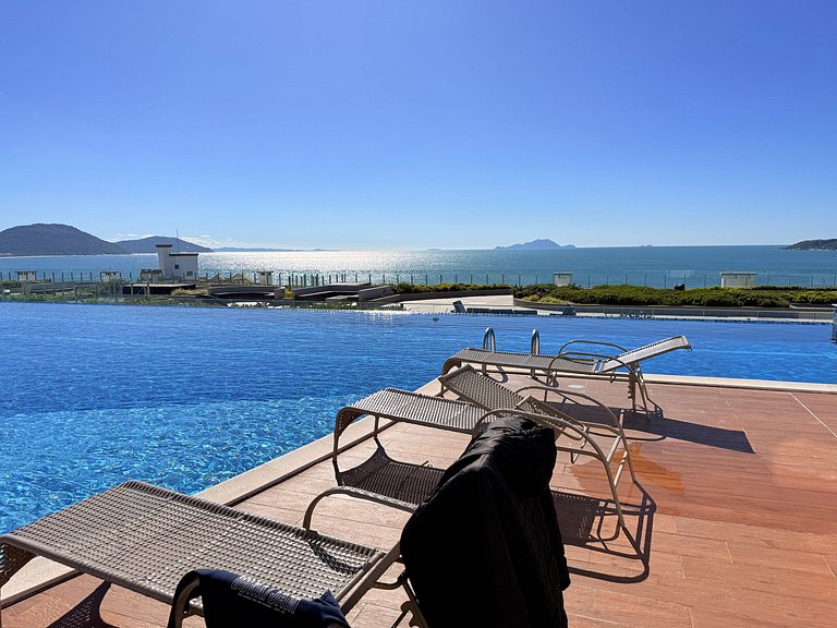 Piscinas e lazer nas alturas | conforto na Praia