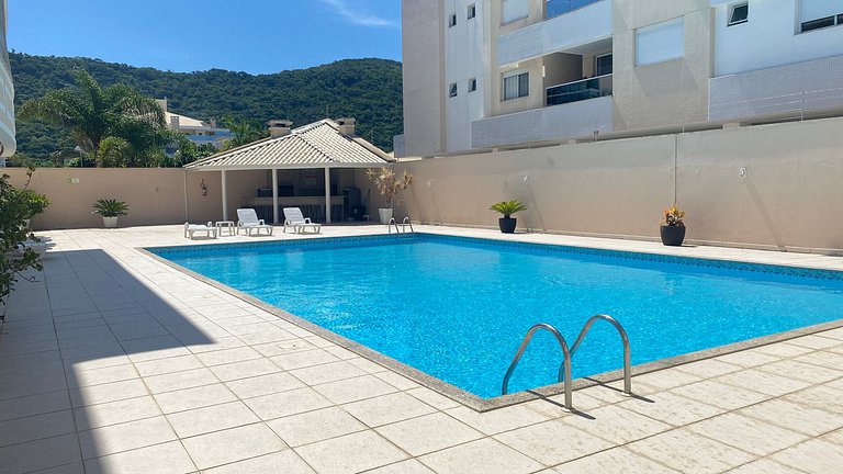 Apê c/3 dormitórios, espaçoso, PISCINA na PRAIA