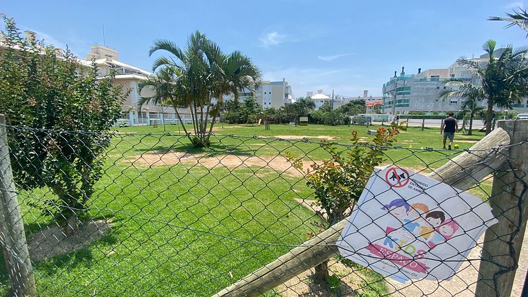 Apê c/3 dormitórios, espaçoso, PISCINA na PRAIA