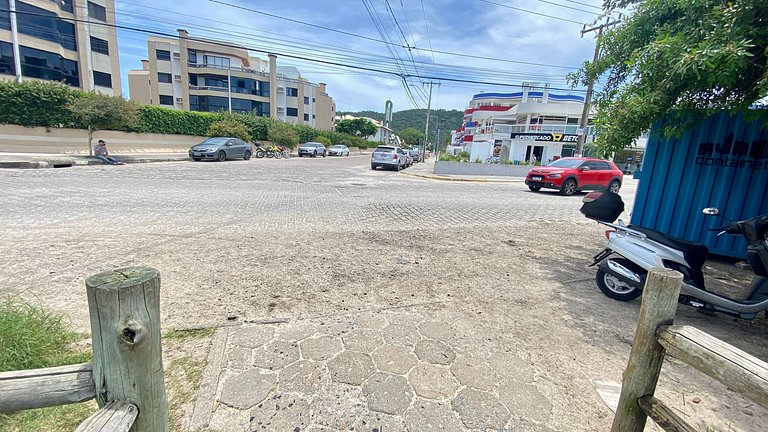 Apê c/3 dormitórios, espaçoso, PISCINA na PRAIA