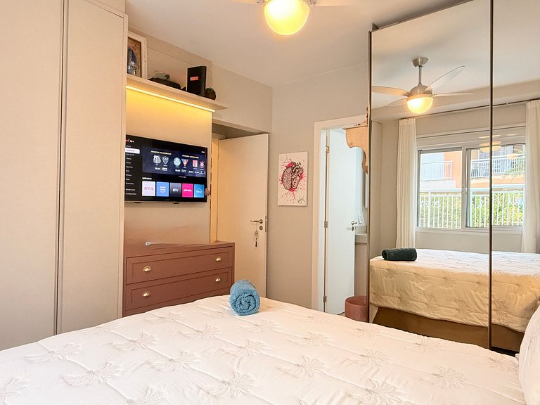 Ground floor apartment, between swimming pools, sun and beac