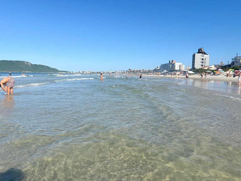 Caminhe até a praia, apto c/ piscina