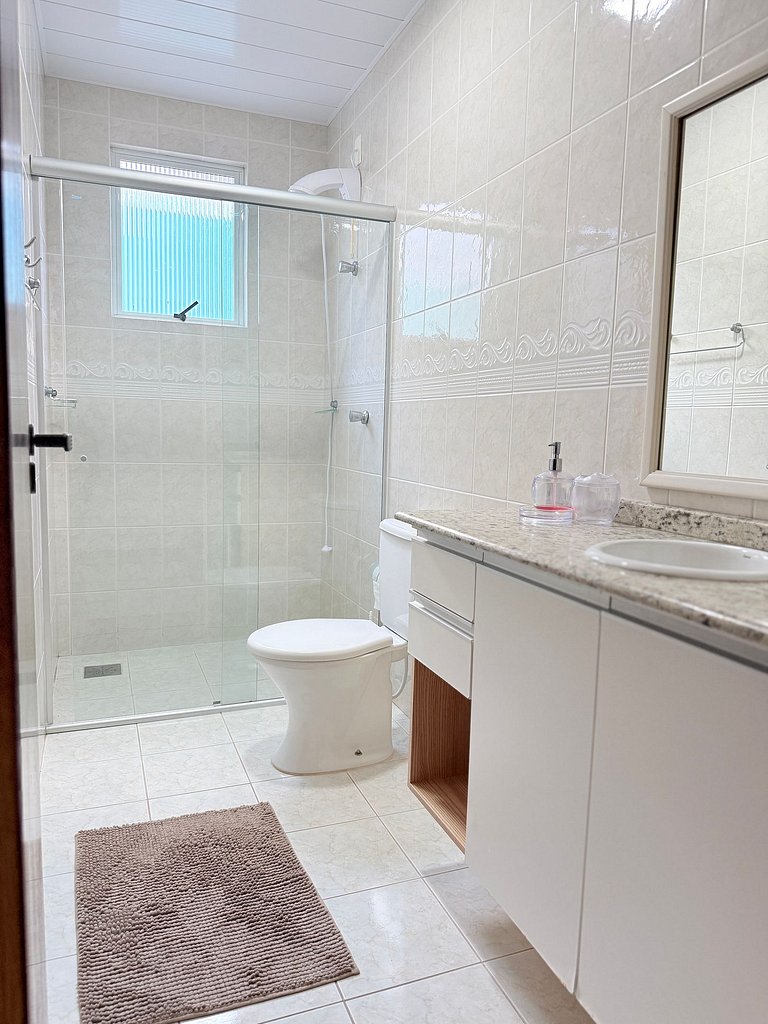 Praticidade e conforto à 1 quadra da praia&piscina
